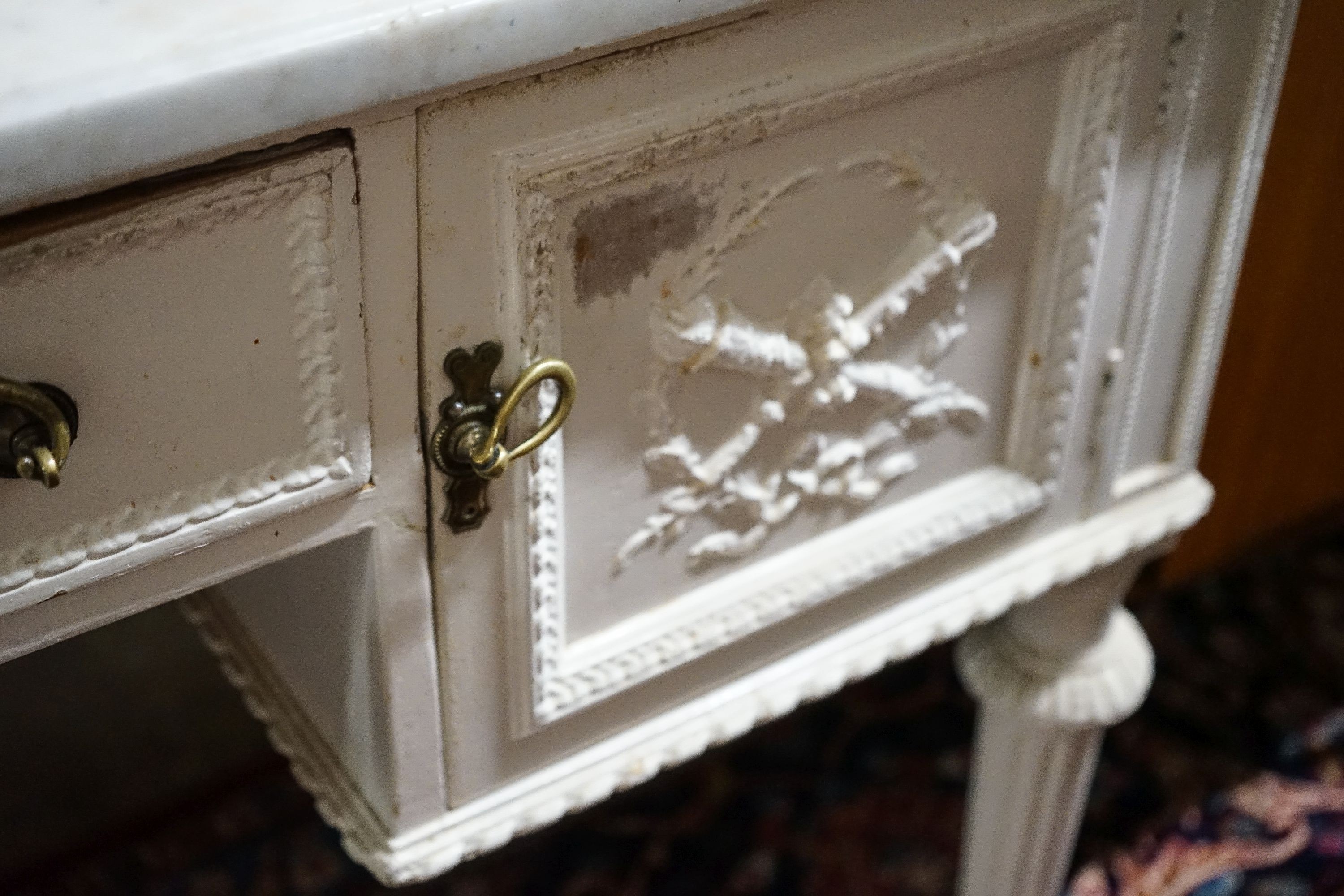 An Edwardian painted pine and gesso marble topped wash stand, width 122cm, depth 56cm, height 90cm